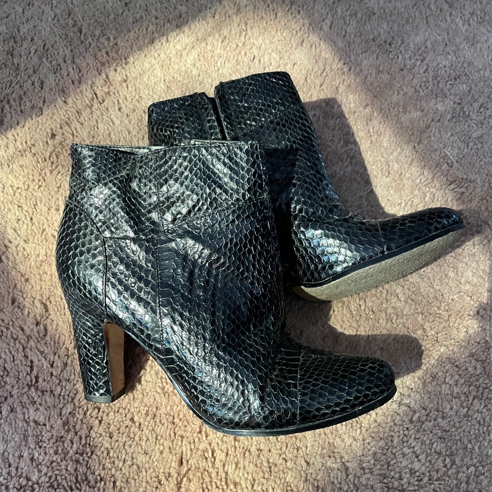 SAM EDELMAN Black Leather Snakeskin Booties Size 7.5